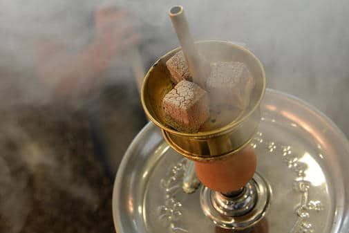 Shisha-Pfeife verursacht Kohlenmonoxid-Vergiftung ...