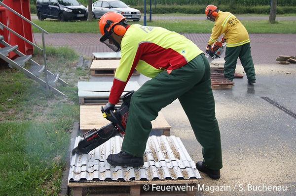 Rettungssägen im Feuerwehreinsatz