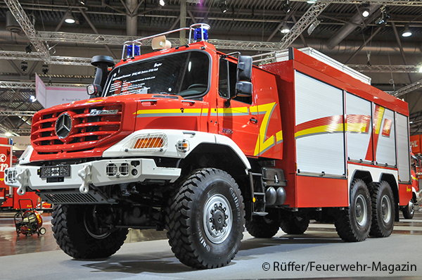 Feuerwehr-Autos und Löschfahrzeuge auf der Interschutz 2010: Die