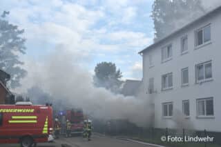 Bei einem Kellerbrand in Lingen (Kreis Emsland) werden neun Personen verletzt.
