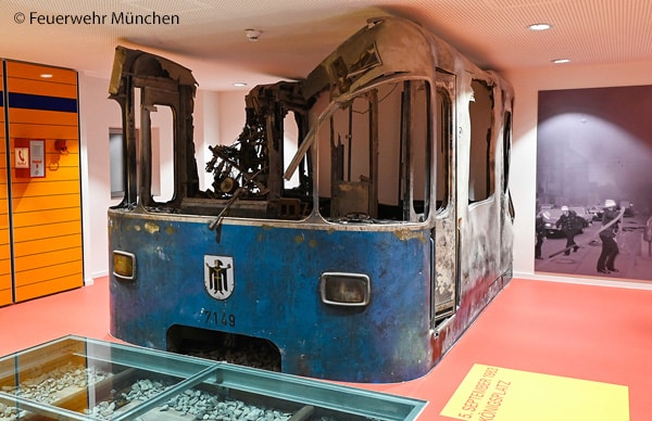 Die Feuerwehr-Ausstellung in München öffnet wieder ihre Pforten. Gezeigt wird unter anderem die bei einem verheerenden Brand 1983 ausgebrannte U-Bahn. Foto: Feuerwehr München